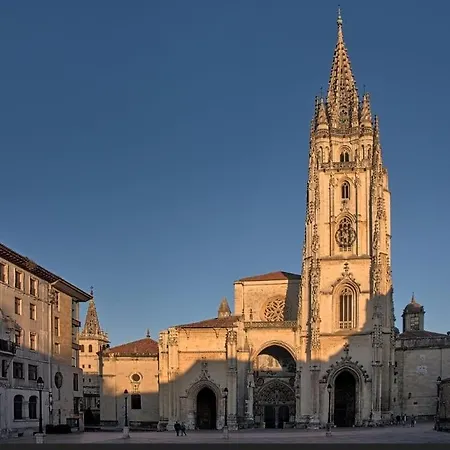 Alojamiento Oviedo 2 Con Parking Exterior photo